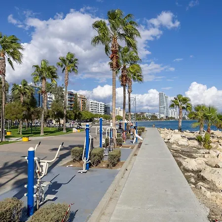 74 Prokymea- Steps From The Sea, Downtown, Balcony Апартаменти