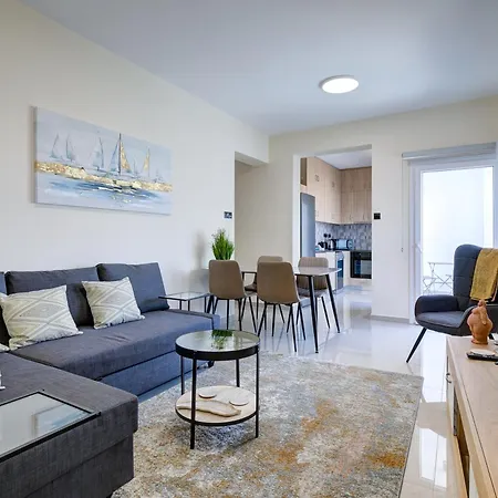74 Prokymea- Steps From The Sea, Downtown, Balcony Апартаменти Лімасол